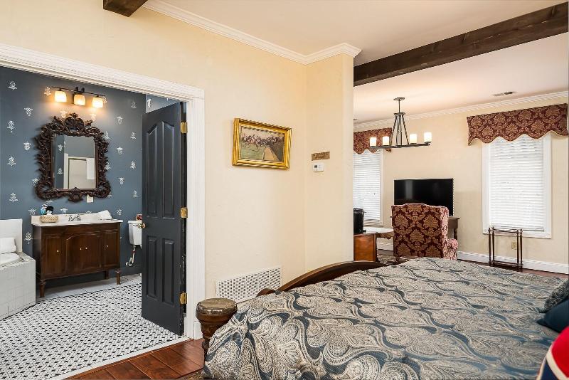 Montgomery Inn Bnb image