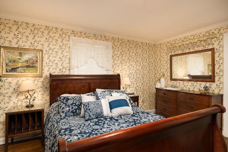 Montgomery Inn Bnb image