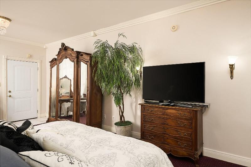 Montgomery Inn Bnb image