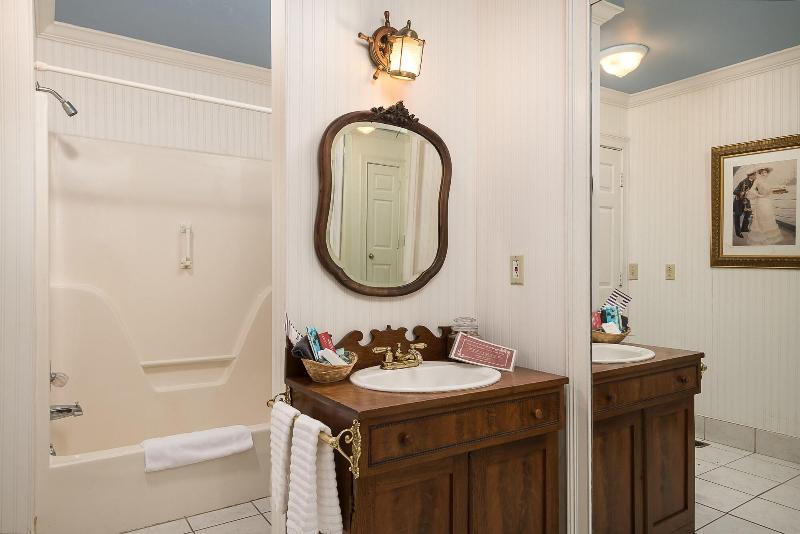 Montgomery Inn Bnb image