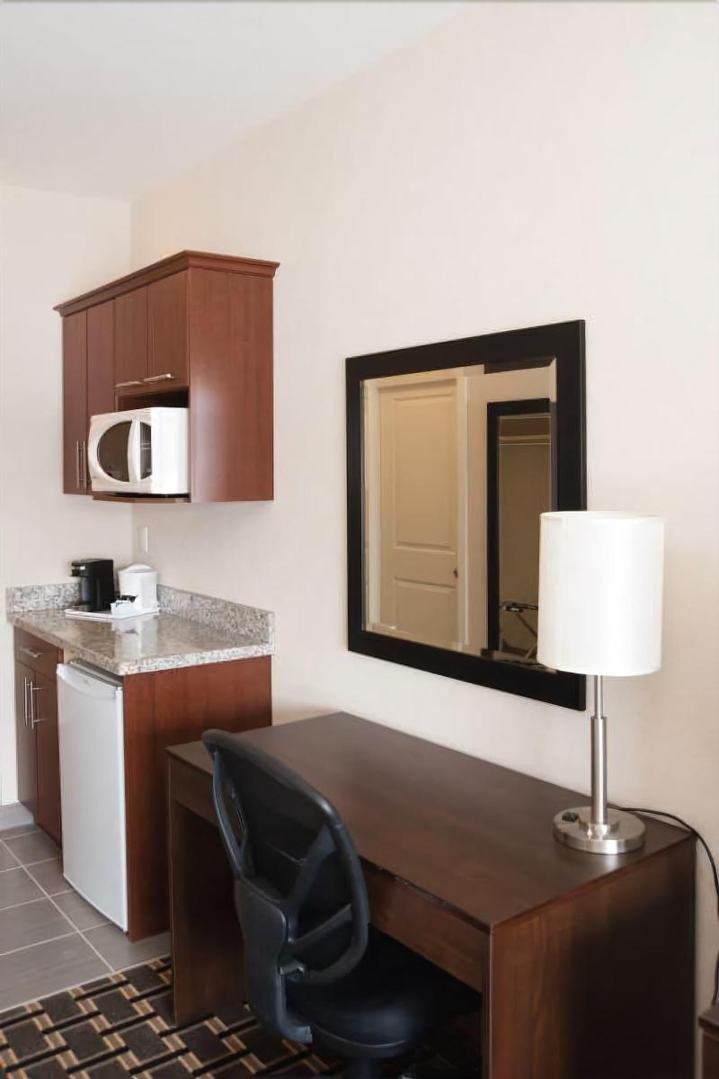 Western Star Inn & Suites Esterhazy image