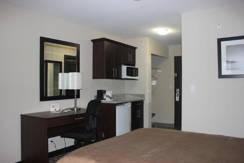 Western Star Inn & Suites Esterhazy image