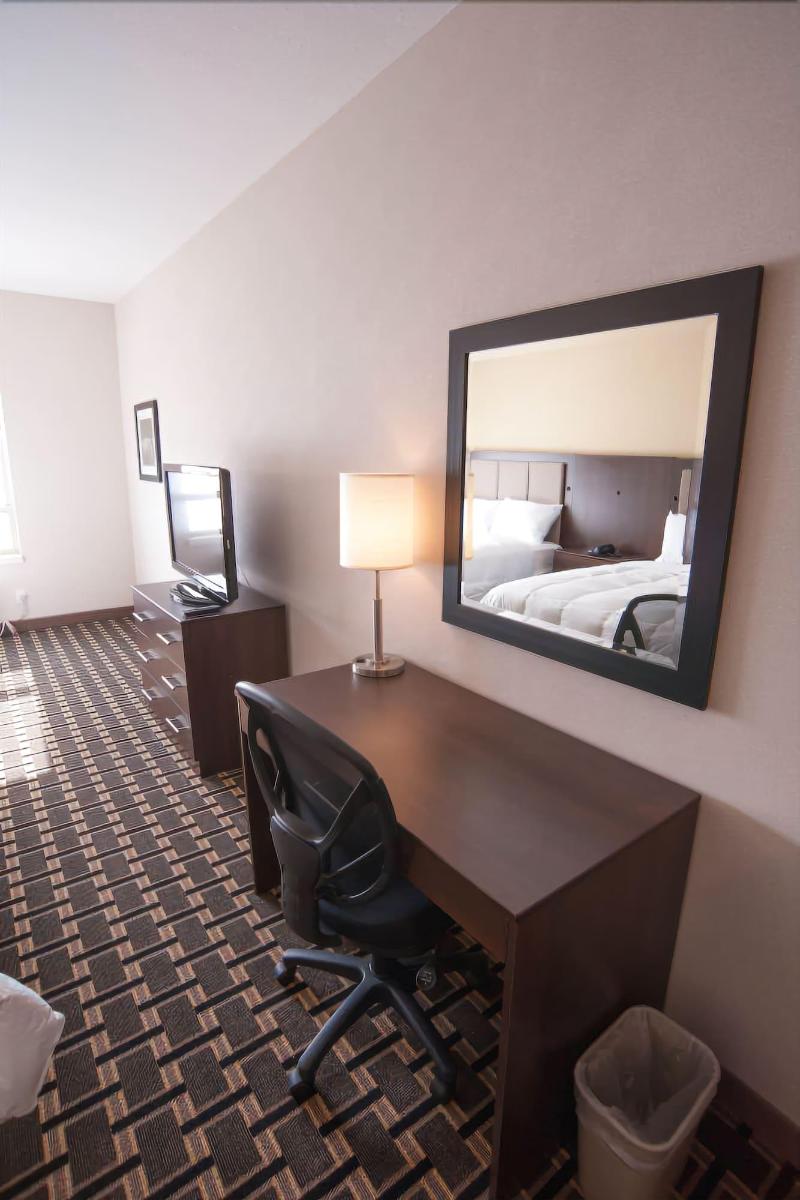 Western Star Inn & Suites Esterhazy image