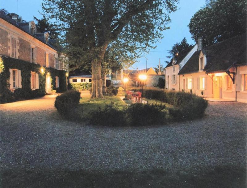 Hostellerie Le Clos Du Cher image