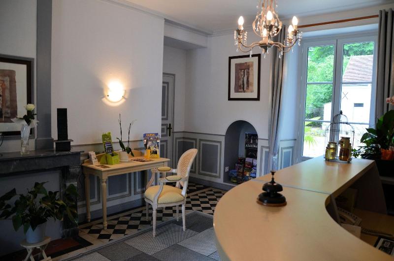 Hostellerie Le Clos Du Cher image