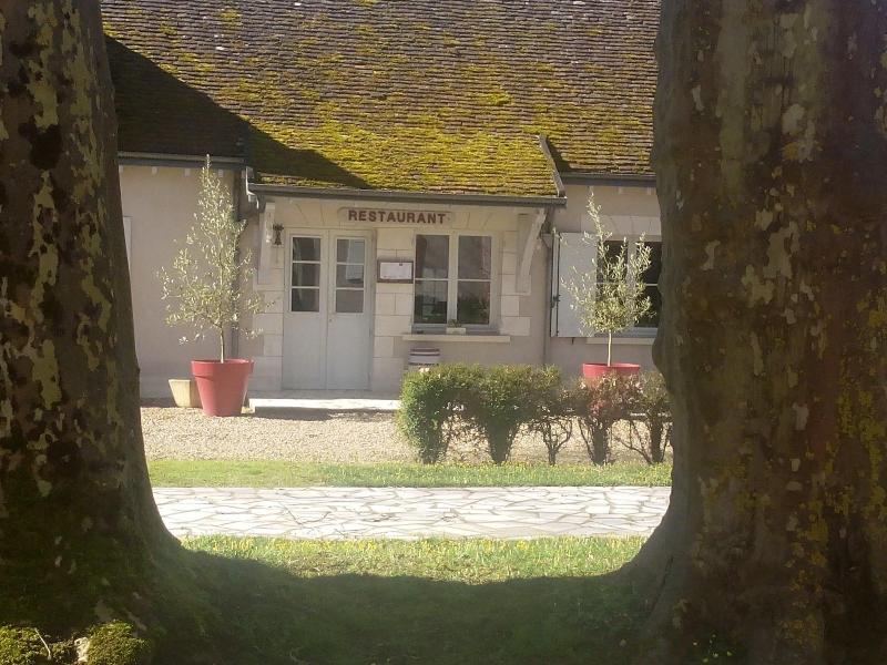 Hostellerie Le Clos Du Cher image