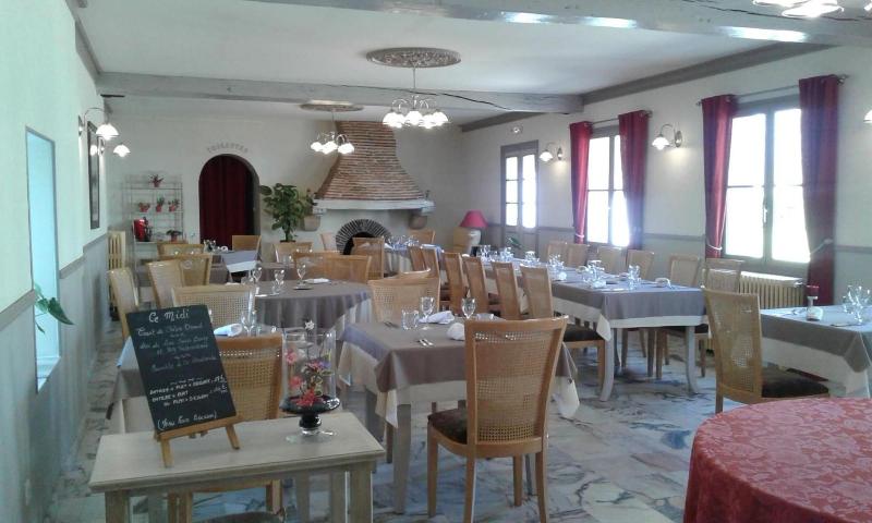 Hostellerie Le Clos Du Cher image
