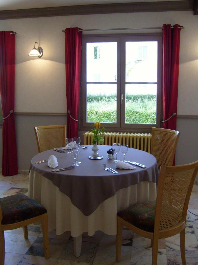 Hostellerie Le Clos Du Cher image