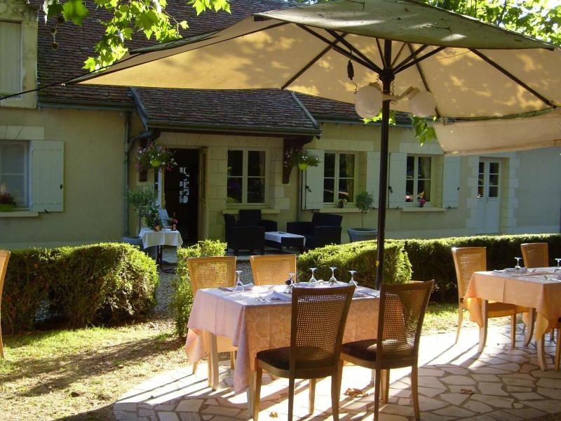 Hostellerie Le Clos Du Cher image