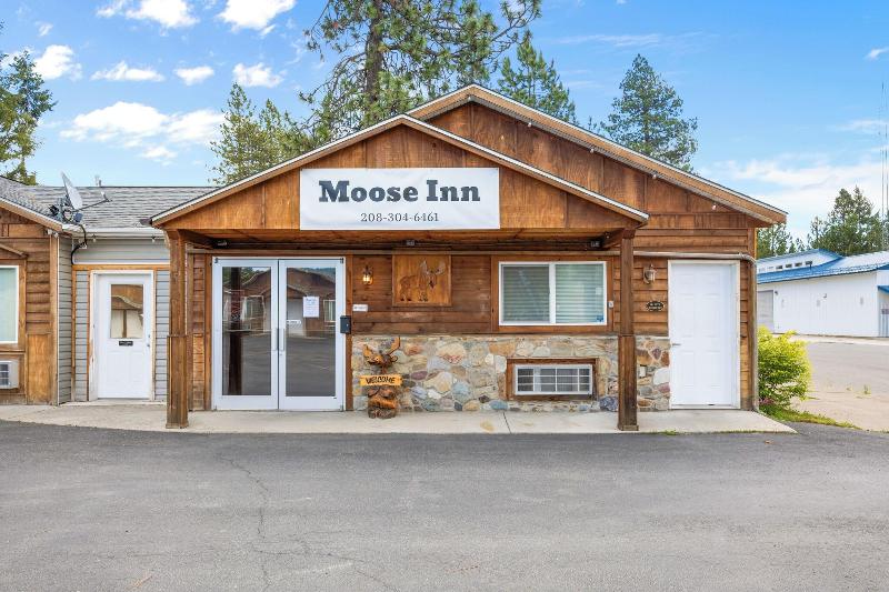 Moose Inn image