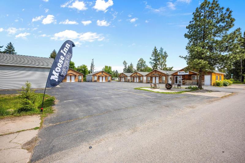 Moose Inn image