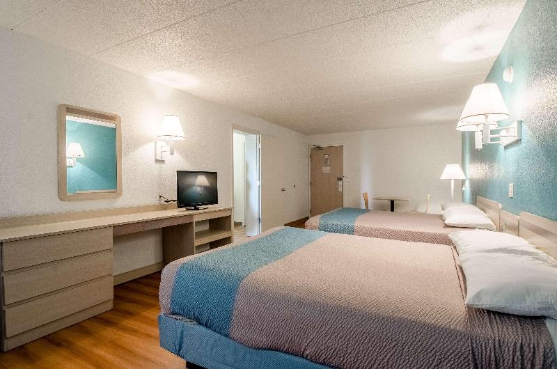 Motel 6 Big Springs, NE image