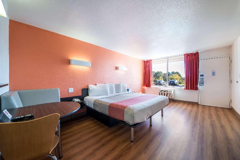 Motel 6 Connellys Springs, NC image