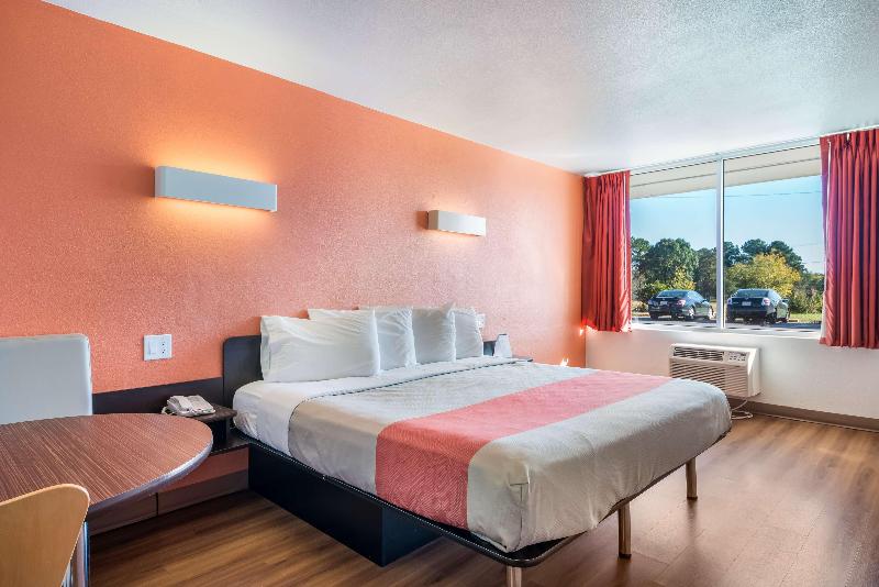 Motel 6 Connellys Springs, NC image