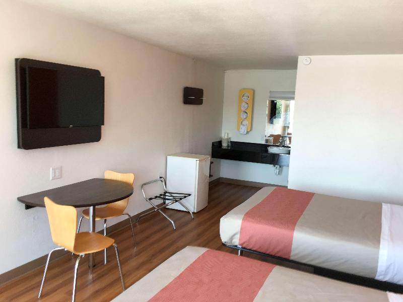 Motel 6 Connellys Springs, NC image