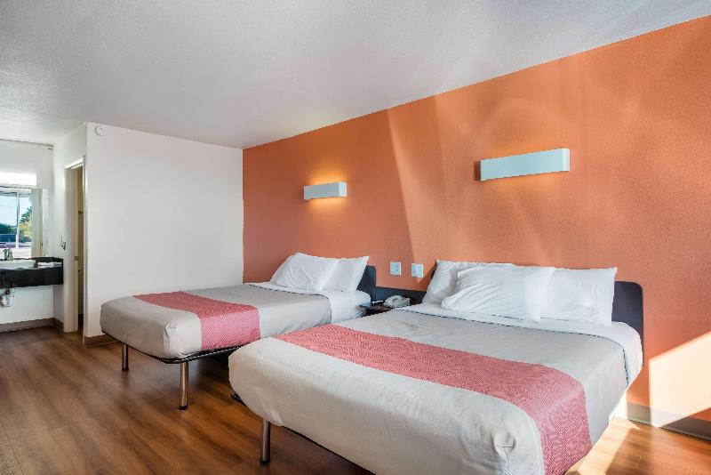 Motel 6 Connellys Springs, NC image