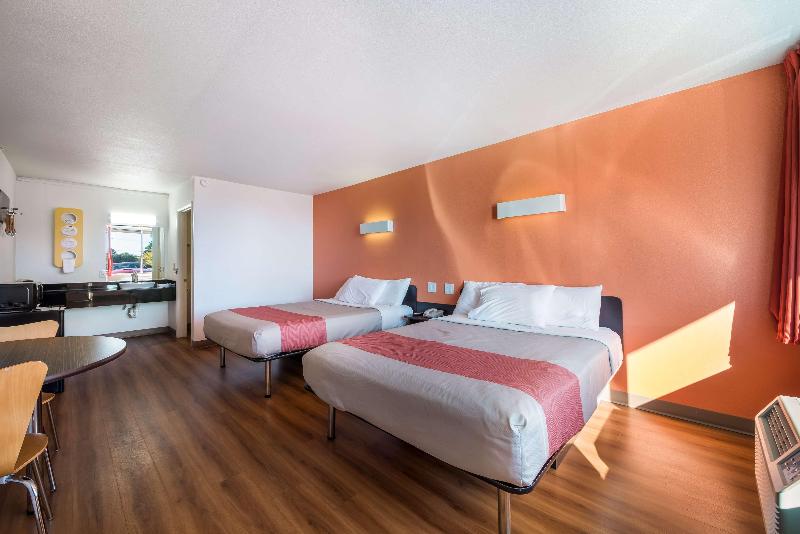 Motel 6 Connellys Springs, NC image