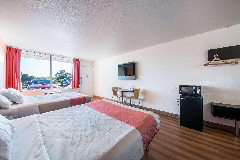 Motel 6 Connellys Springs, NC image