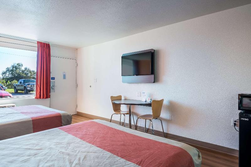 Motel 6 Connellys Springs, NC image