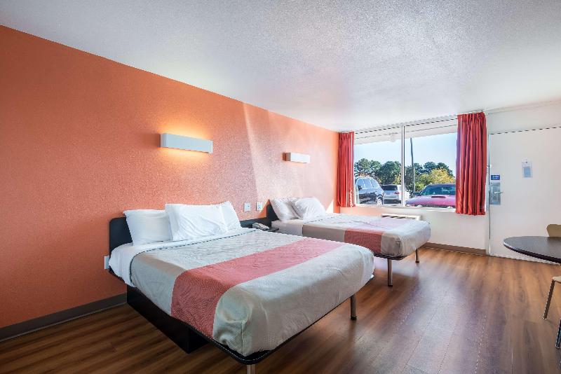 Motel 6 Connellys Springs, NC image