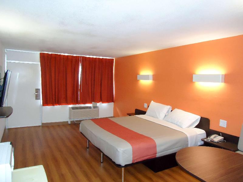 Motel 6 Connellys Springs, NC image