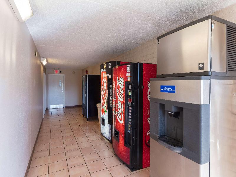 Motel 6 Knoxville, TN image