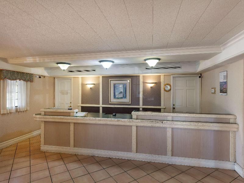 Motel 6 Knoxville, TN image
