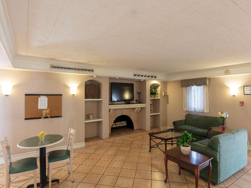 Motel 6 Knoxville, TN image