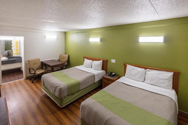 Motel 6 Knoxville, TN image