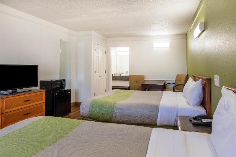 Motel 6 Knoxville, TN image