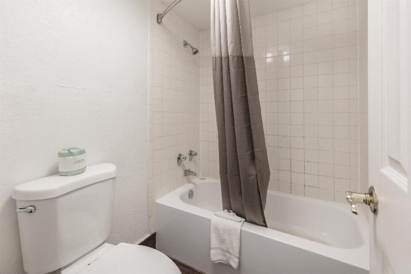 Motel 6 Knoxville, TN image