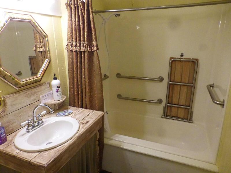 Mulberry Lavender Farm and B&B image