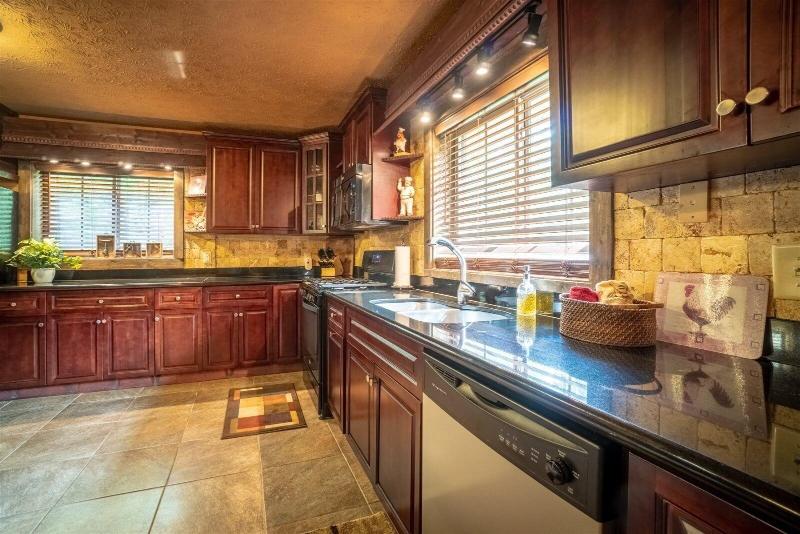 Nacoochee Valley Rentals image
