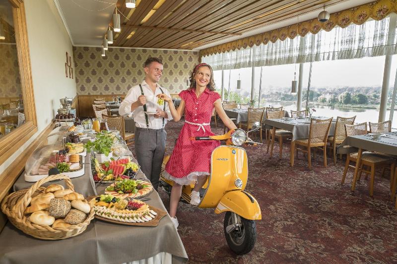 Hotel Bellevue image
