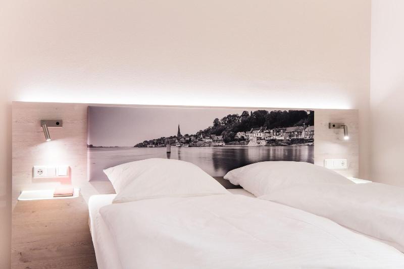 Hotel Bellevue image