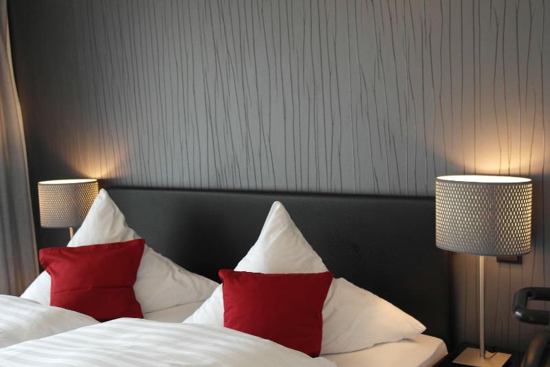 Hotel Blauer Fasan image