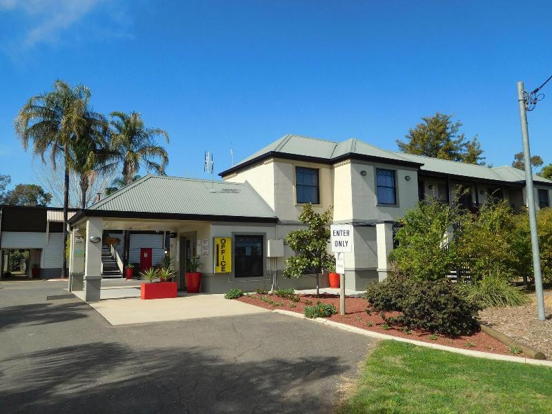 Narrabri Motel And Caravan Park — general view