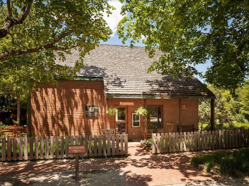 New Harmony Inn Resort And Conference Center