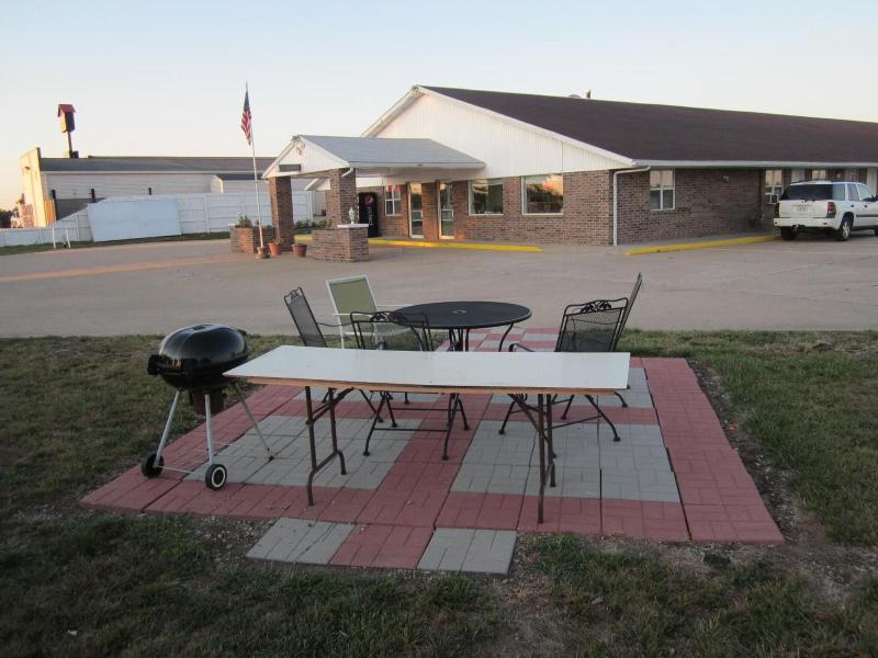 Night Inn image