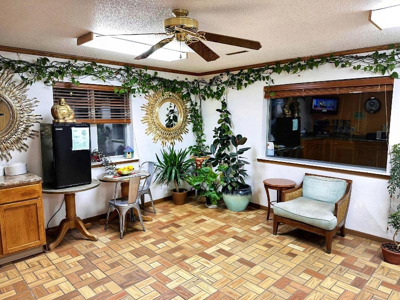 Night Inn image
