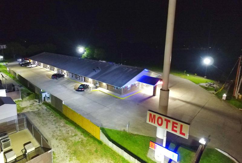 Night Inn image