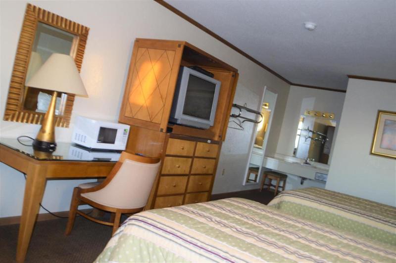 Night Inn image