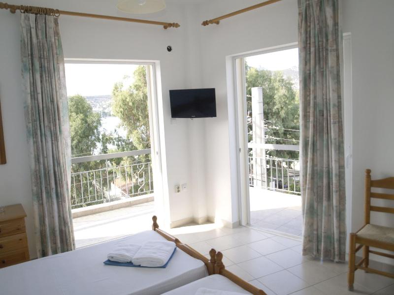 Nikolaki Rooms