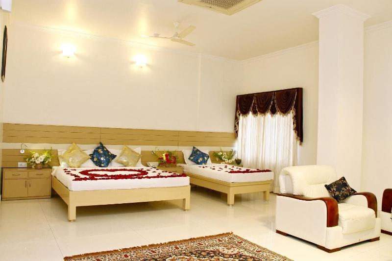 Hotel Dsf Grand Plazas image