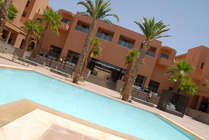 Oasis Palm Hotel