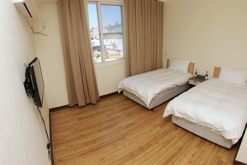 Old Harbour Hostel image
