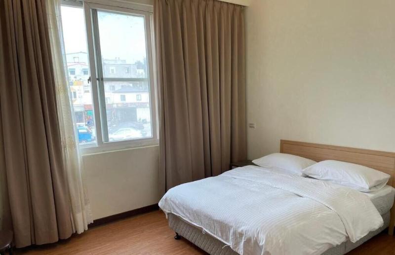 Old Harbour Hostel image