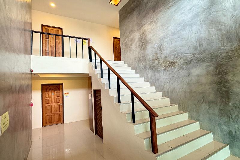 PalmHug Hotel by ZUZU - Image 1