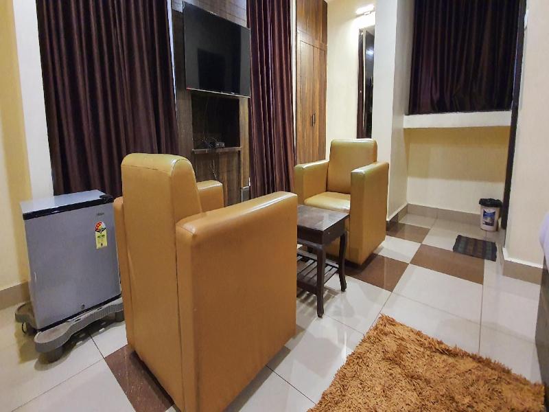 11938 Mitra Residency