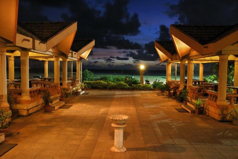 Paradise Isle Beach Resort image